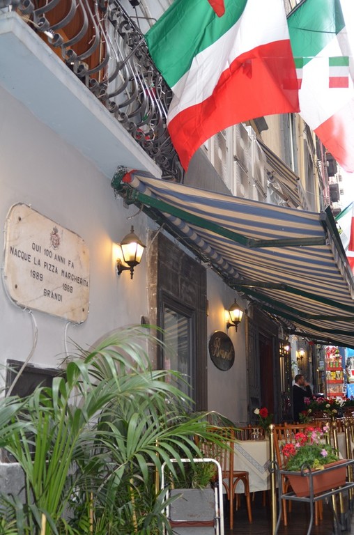 Neapel, Pizzeria Brandi (Ursprung der Pizza Margherita)