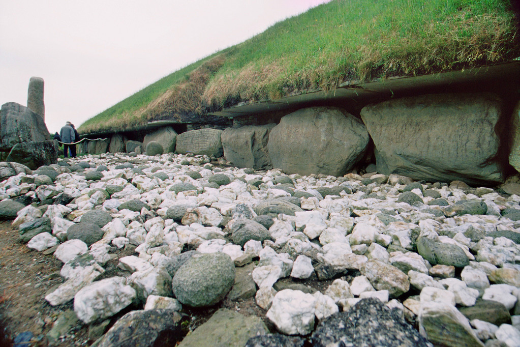 Knowth, Hügelgrabanlage (4. Jt. v.Chr.)