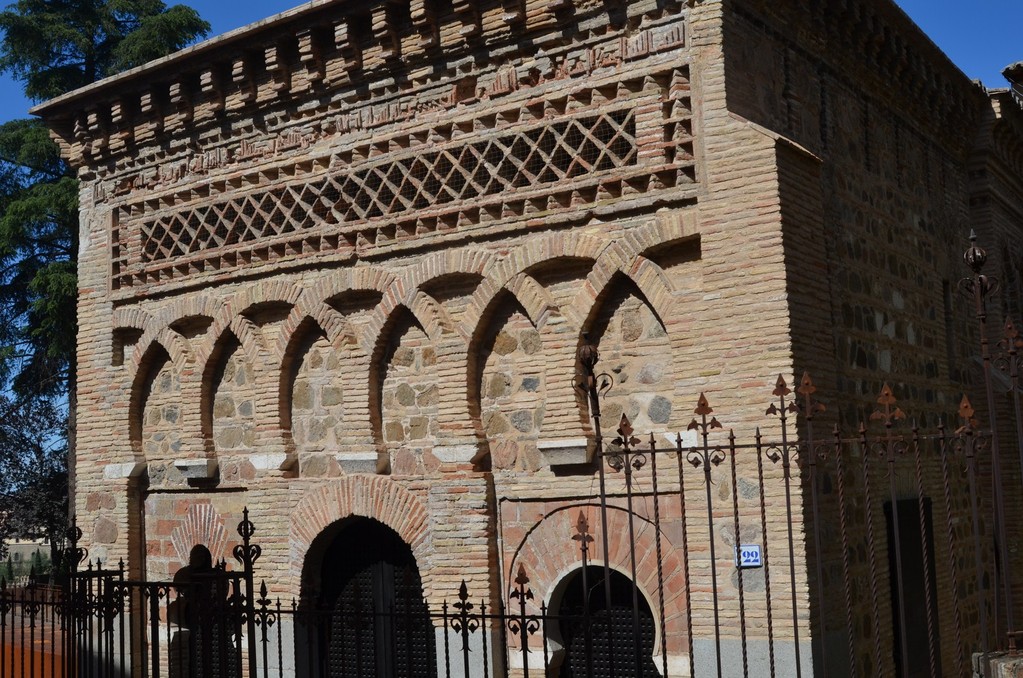 Toledo, Ehemalige Moschee mit Bauinschrift des Stifters Ahmad ibn Hadidi von 999-1000, von König Alfons VI. von Kastilien-León (1065/72-1109) in Kirche Cristo de la Luz umgewandelt