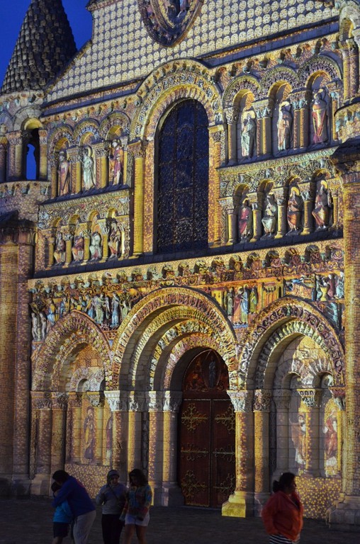 Poitiers, Sainte-Marie-la-Grande, Portal (abendliche Illumination)