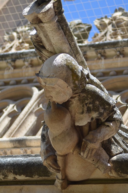 Dudelsackspieler (Toledo, Kloster San Juan de los Reyes, 16. Jh.)