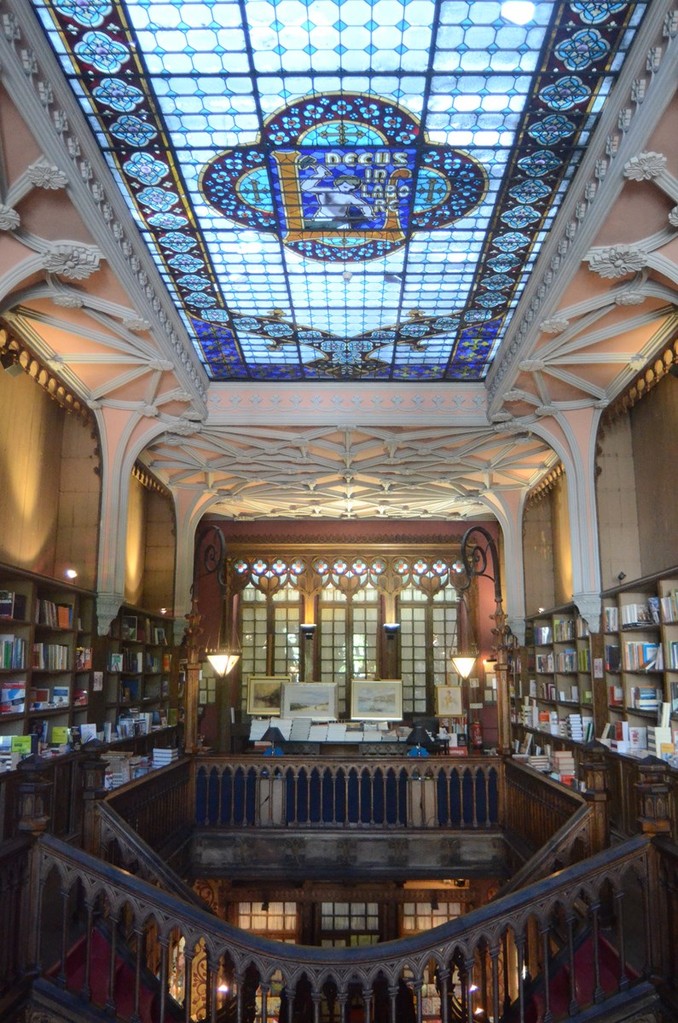 Porto, neogotisch eingerichtete Buchhandlung Lello