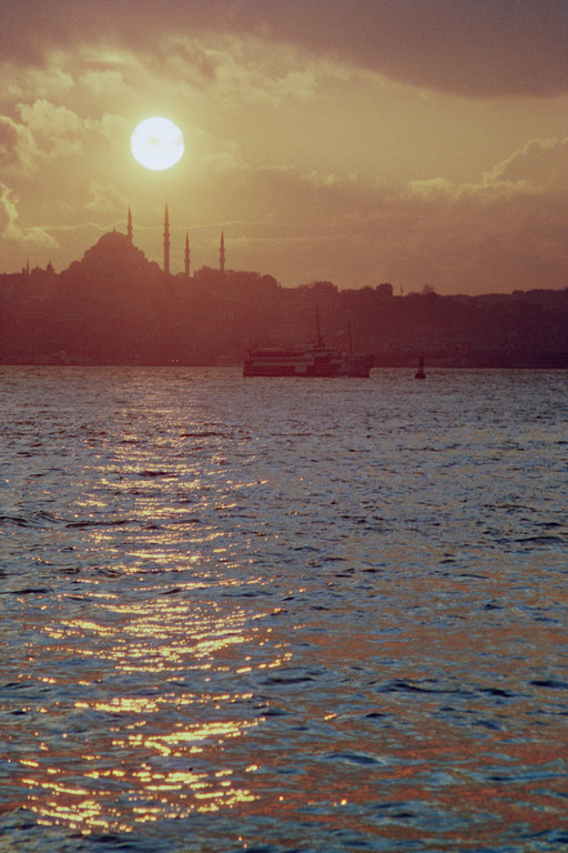 Istanbul, Blick vom Bosporus auf Süleymaniye-Moschee