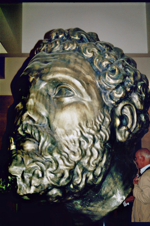 Kopf des Herakles von Tarent, Bronzereproduktion (Tarent, Archäologisches Nationalmuseum)