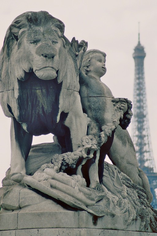 Pont Alexandre III., Blick auf Eiffelturm