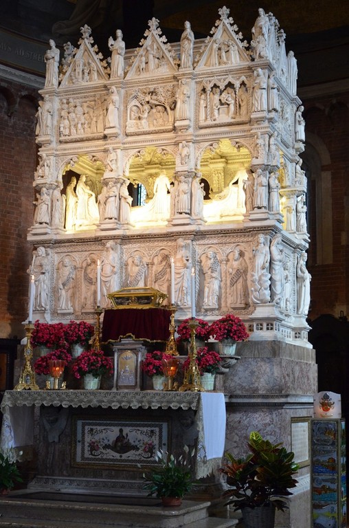 Pavia, San Pietro in Ciel d'Oro, Grabmal für den hl. Augustinus