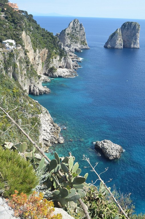Capri, Westküste mit Faraglioni-Felsen