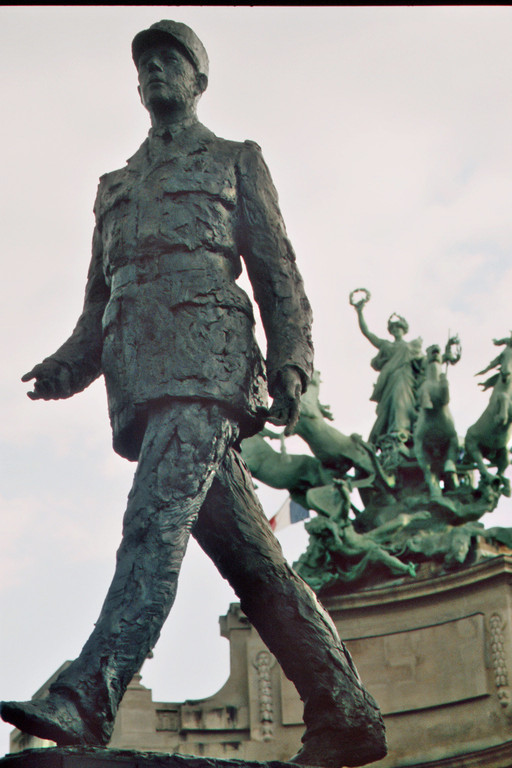 Paris, Place Clemenceau, Denkmal Charles de Gaulle