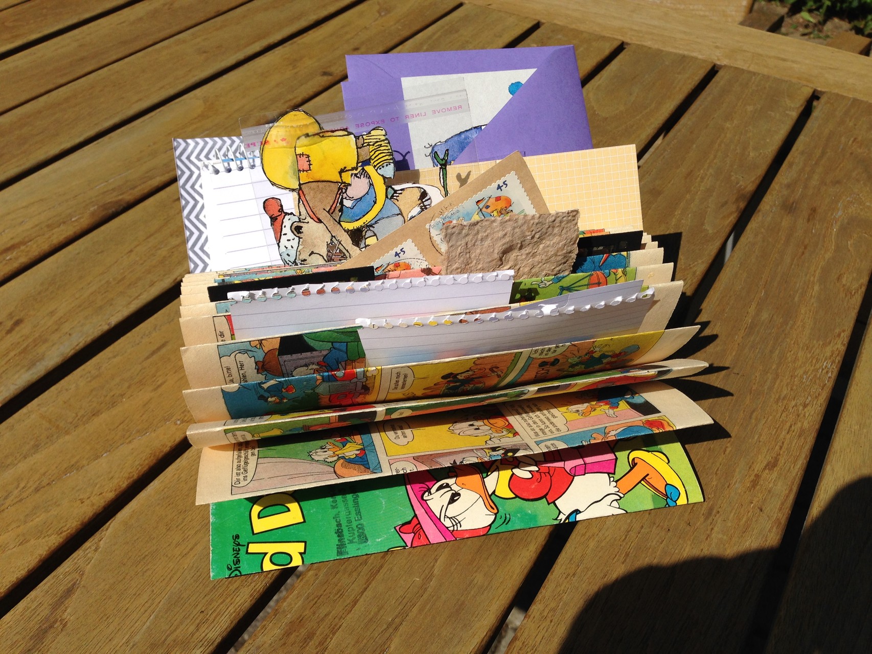 Recycling Zettelhalter aus ComicBuch kefro Origami papiermitfarbe Origamipapier