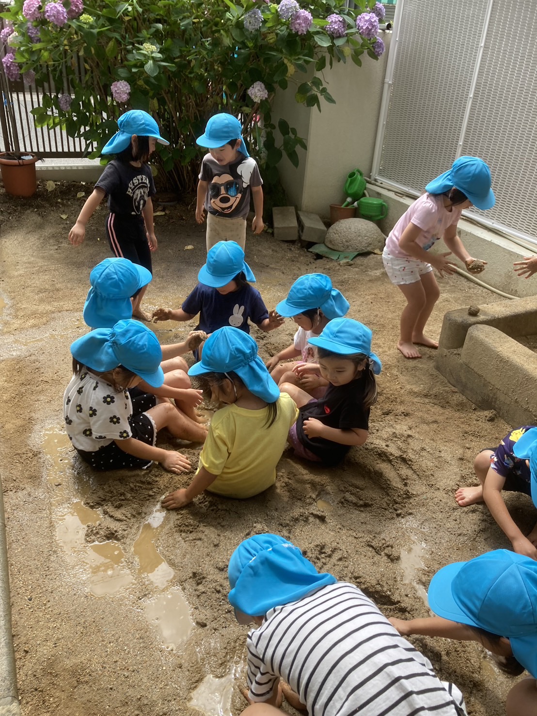泥んこ遊び