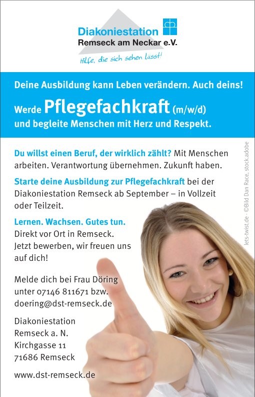 Werbeplakat auf dem über die Ausbildung als Pflegefachkraft informiert wird. Eine junge Frau gibt lächeln einen Daumen hoch.