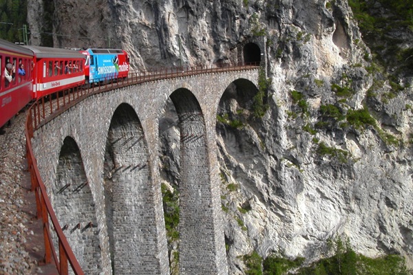 【田中純プラン】スイス個人旅行ハネムーン10日間｜新婚旅行モデルコース