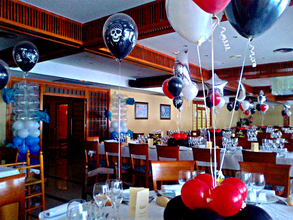 decoración de globos en restaurante