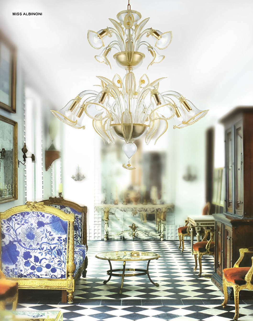 lampadario-miss-albinoni-in-vetro-di-murano-con-oro-24kt-illuminazione-elegante-per-ristoranti-e-interni-di-prestigio