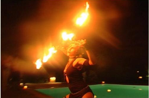 Circo, espectáculo de circo pequeño formato, eventos, fiestas, colegios, acrobacia, malabares., zancos, zancudos, el gigante de tus eventos, circo en altura