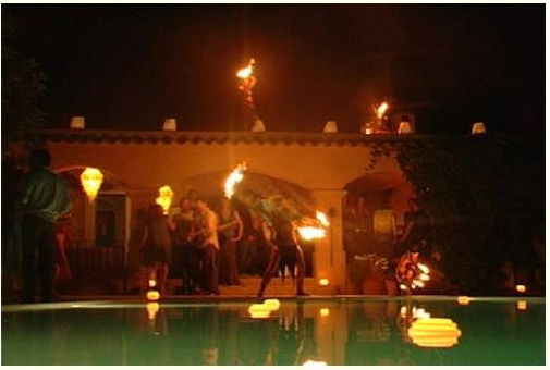Circo, espectáculo de circo pequeño formato, eventos, fiestas, colegios, acrobacia, malabares., zancos, zancudos, el gigante de tus eventos, circo en altura