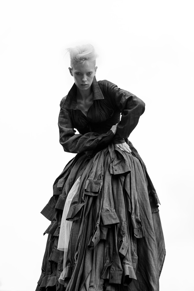 Photography: Scott Elliott, Fashion: I' VR, Hair&Make-up: Aga Schillert, Model: Medea Paffenholz