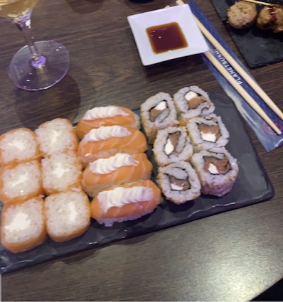 Plateau de sushis au yaourt pour chiens de Pherguiland