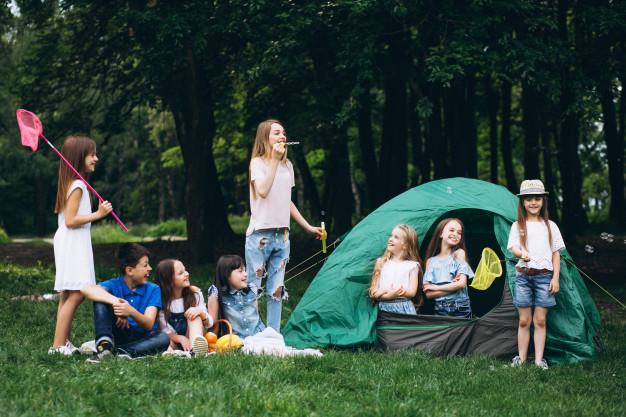 free things to do, kids camping, backyard camping, school holidays activity