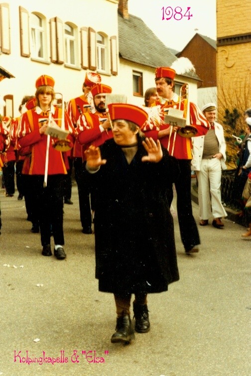 Karneval 1985. Kolpingkapelle mit Stardirigentin "Elsa"