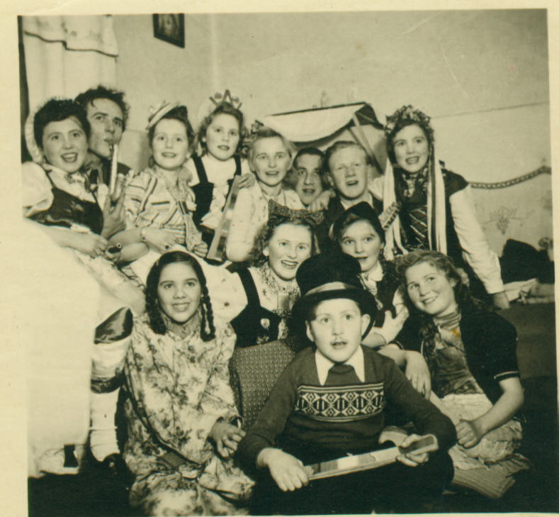 Karneval 1949 Beim Kimmels Karl/ "Uff'm Haischopp" (Deutsches Haus)