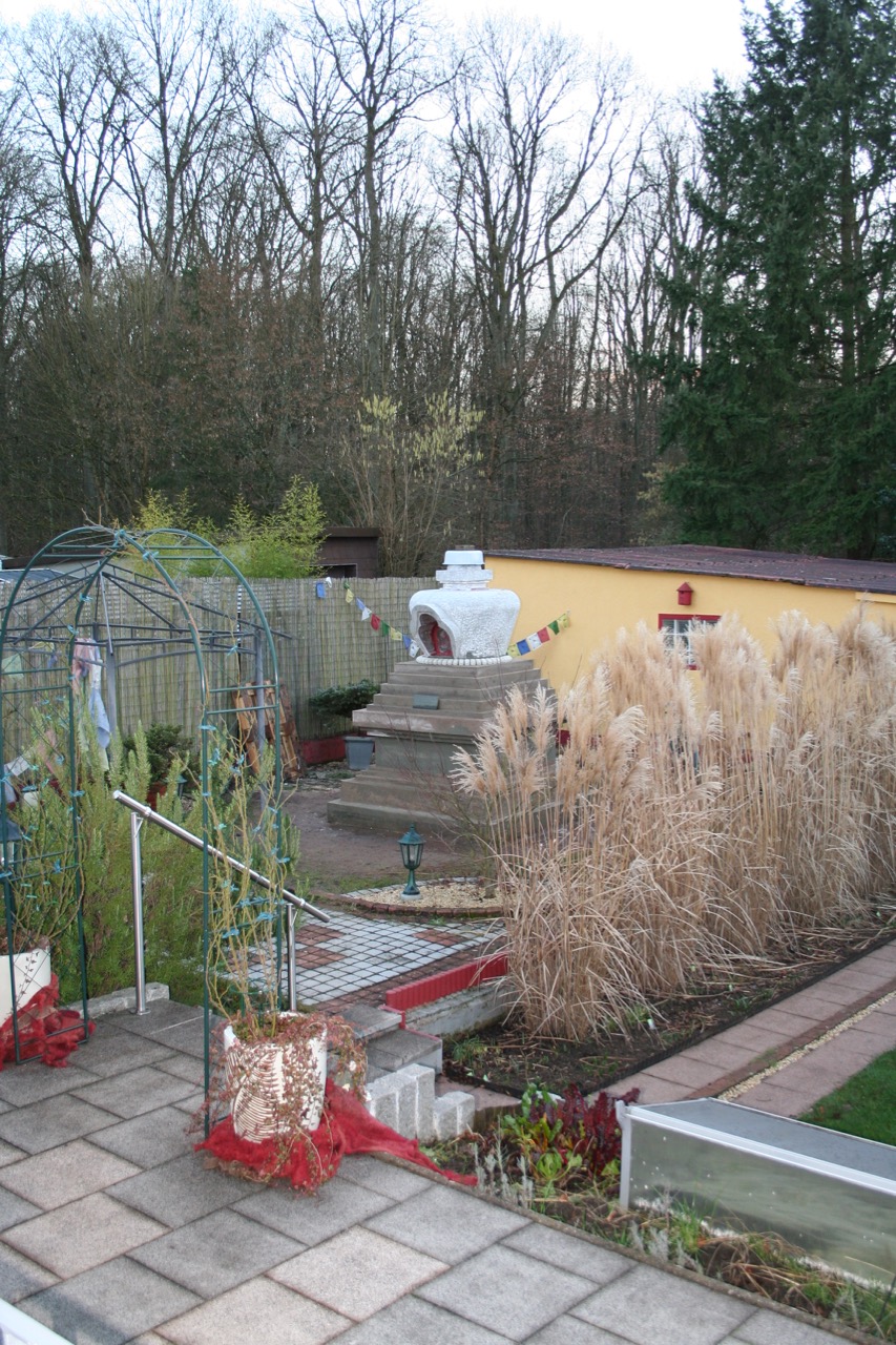 Die Stupa mit Vase und Thron am 5.2.2022