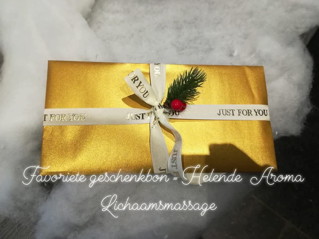 Kadobon Aromatische manicure, milde handzeep , super voedende hand- en voetcreme en 2 in 1 base en topcoat voor de nagels.