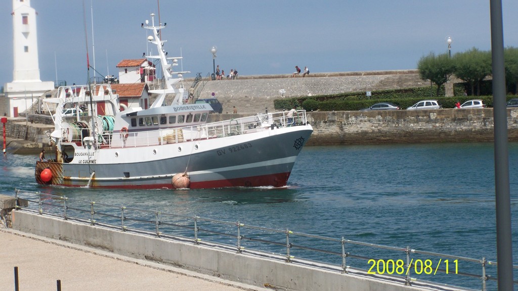 L'ENTREE  DU  PORT