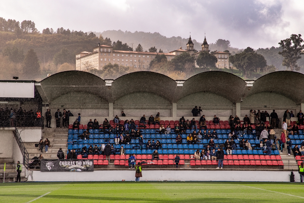 Groundhopping: Ourense CF vs. Racing Club de Ferrol