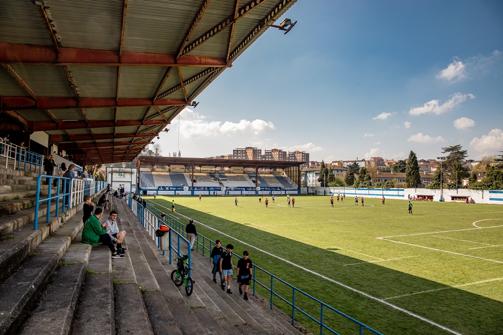 Groundhopping: Llaranes CF vs. Asunción CF