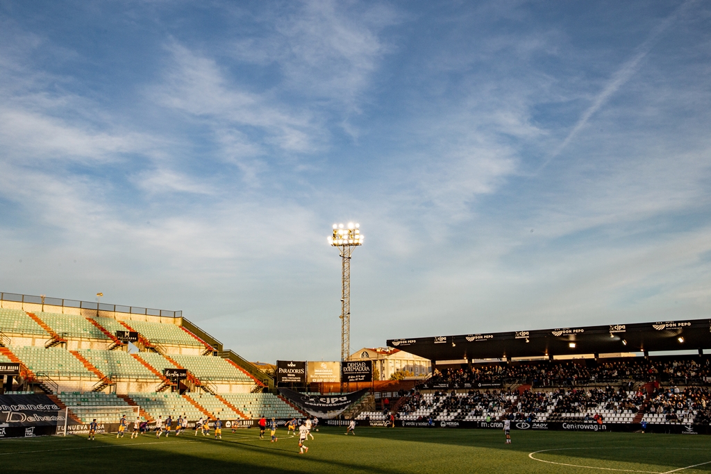 Groundhopping: Mérida AD vs. Real Avilés Industrial CF