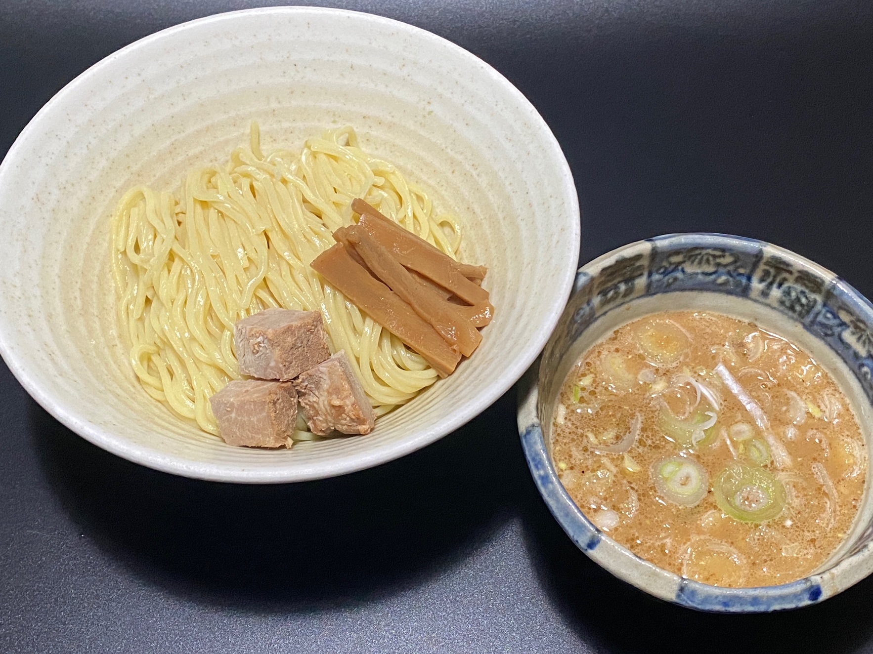 BASEにて、ベジ豚骨魚介つけ麺販売開始になりました！