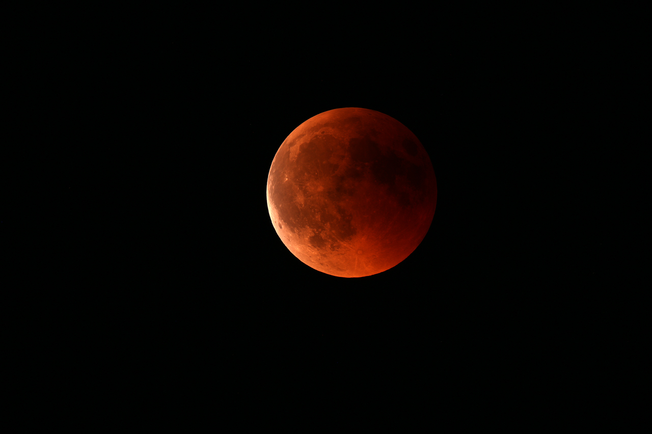 Blutmond, 23:11 Uhr - Ende der Totalität