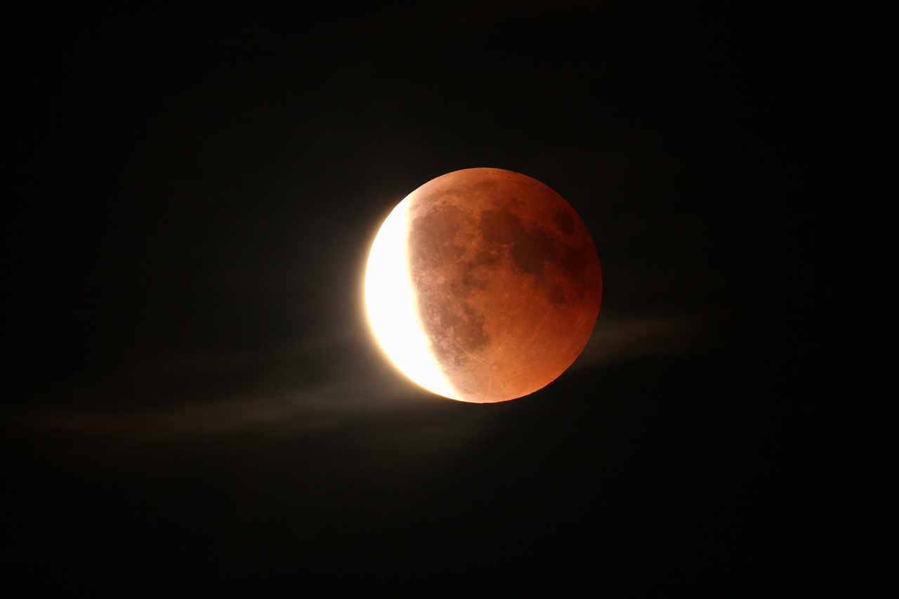 23:26 Uhr - Austritt aus dem Kernschatten