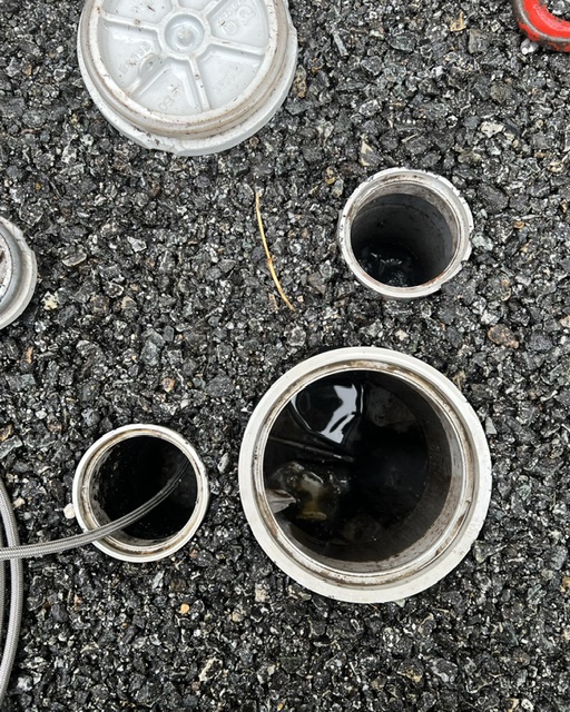 汚水桝だけ清掃した1年後の実例｜U字トラップがスカムで塞がり再発した原因と対策【滑川市大島】