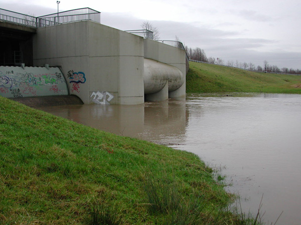Auslaufbauwerk bei höheren Wasserständen