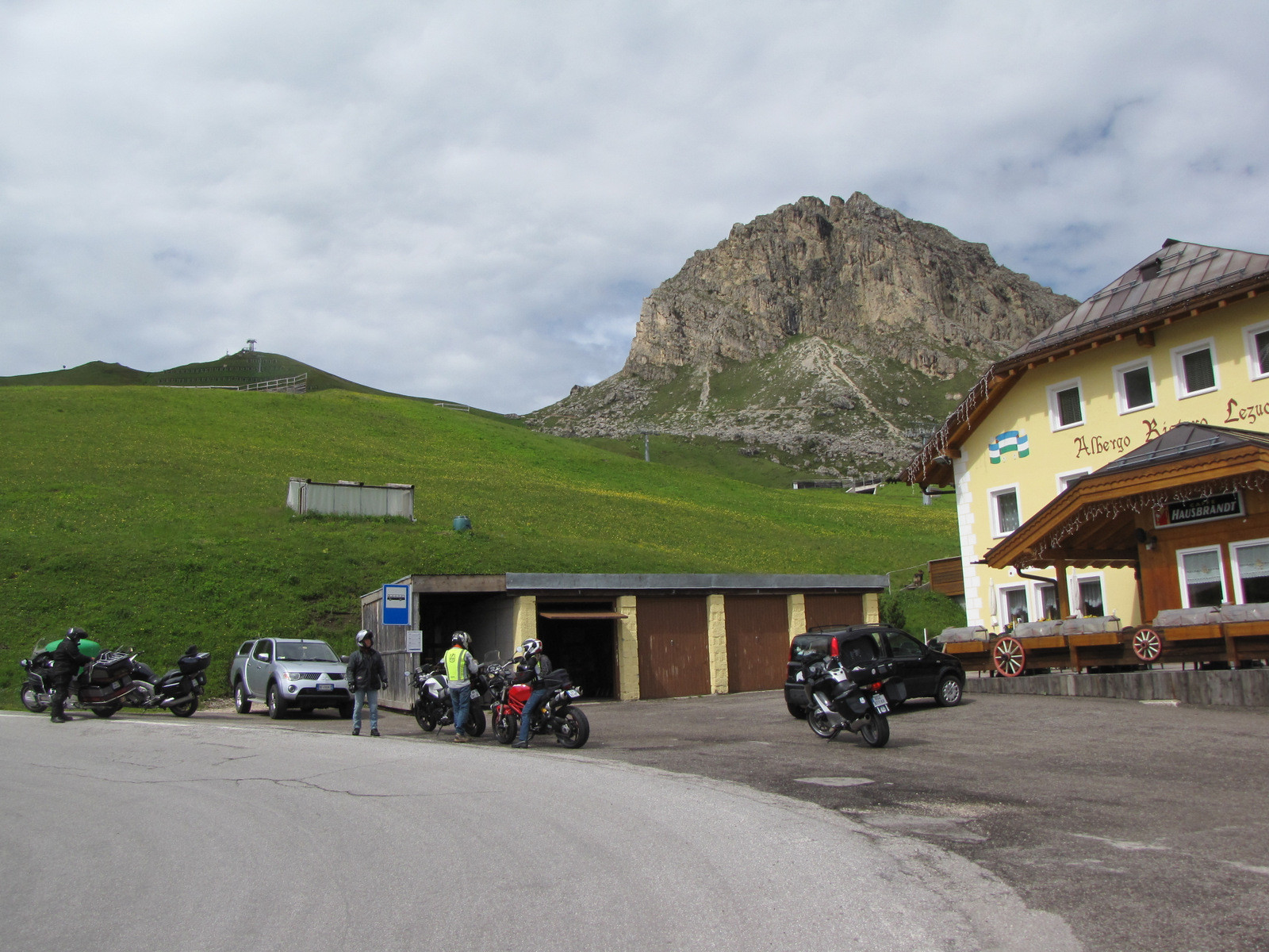 montée au Passo Pordoi