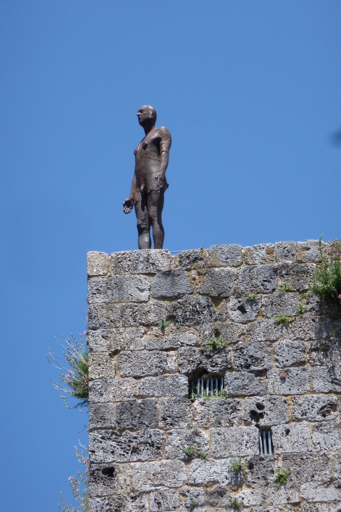 San Giminiano (espérons qu'il ne se prenne pas pour le Manneken Pis ...)