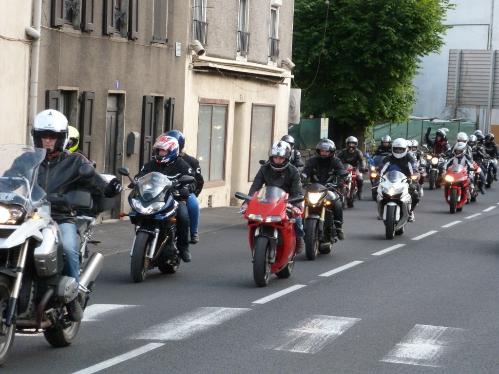 ... les motards manifestent !!!