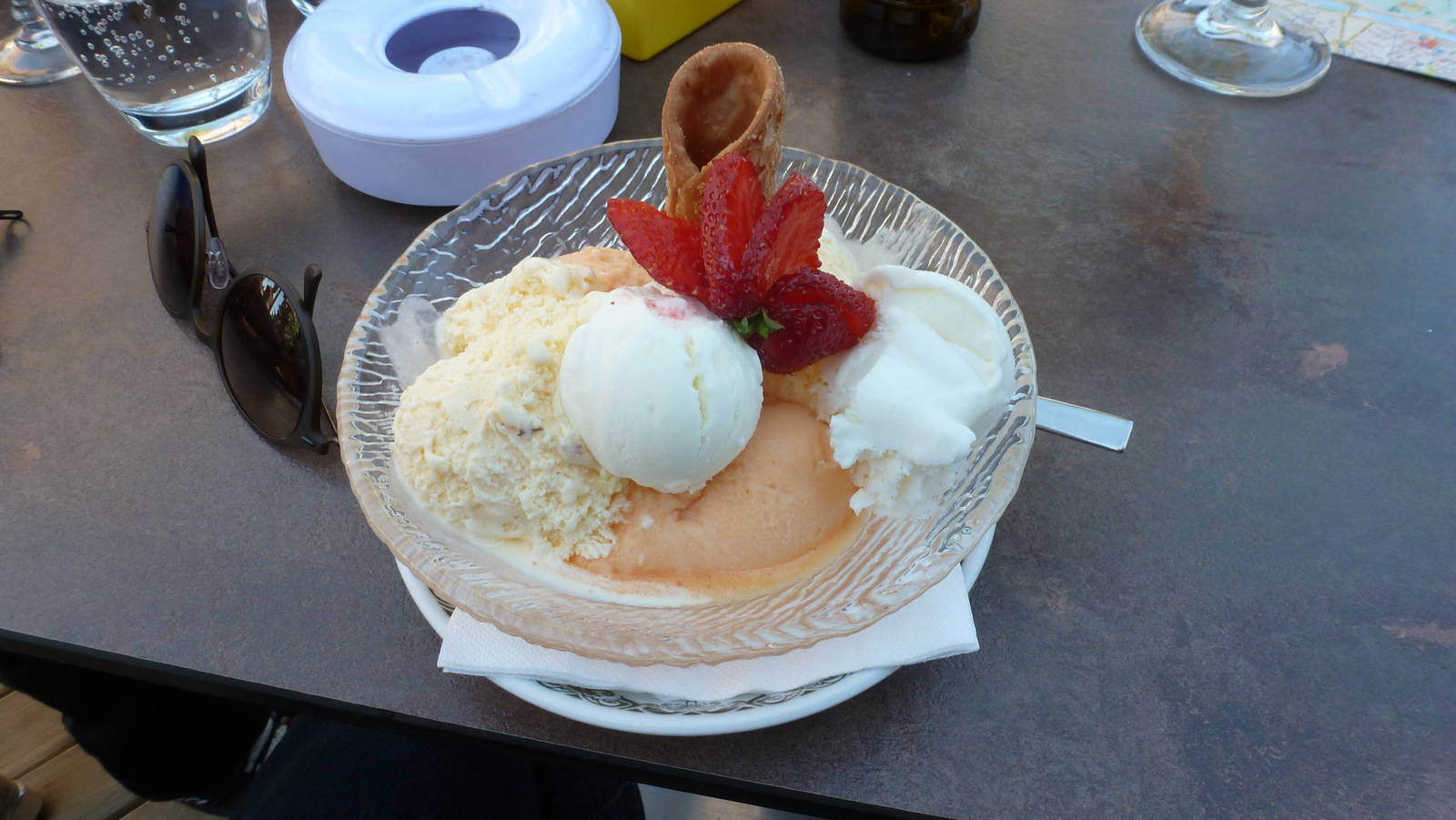 un tout petit gelato pour commencer la désintoxication !!!