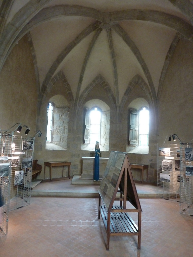 d'abord la chapelle du château