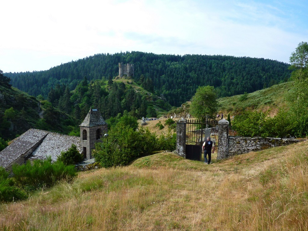 chapelle Saint Illide et château d'Alleuze