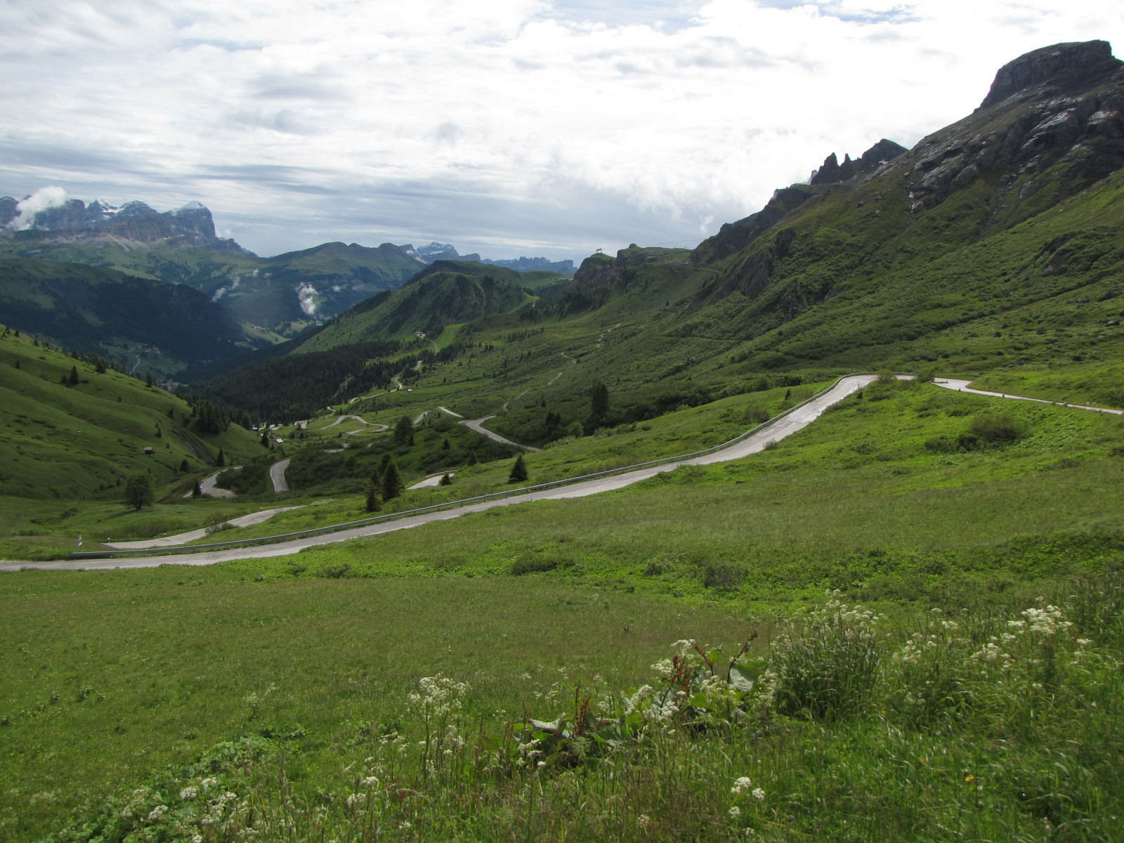 montée au passo Pordoi