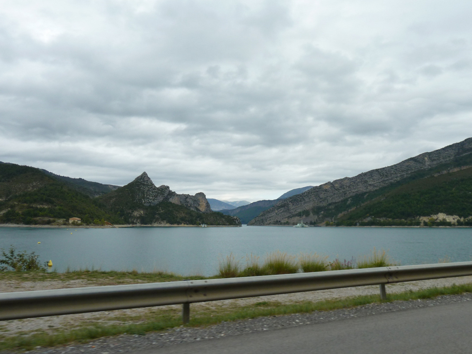 ... le lac de Castillon