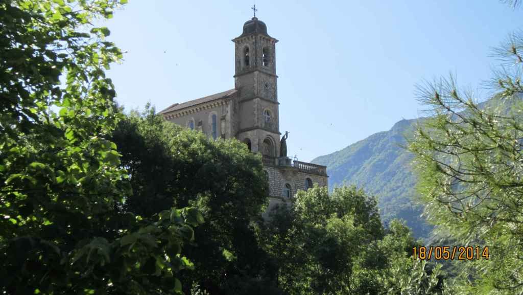 Basilique Notre-Dame de la Consolation à Pierrelongue