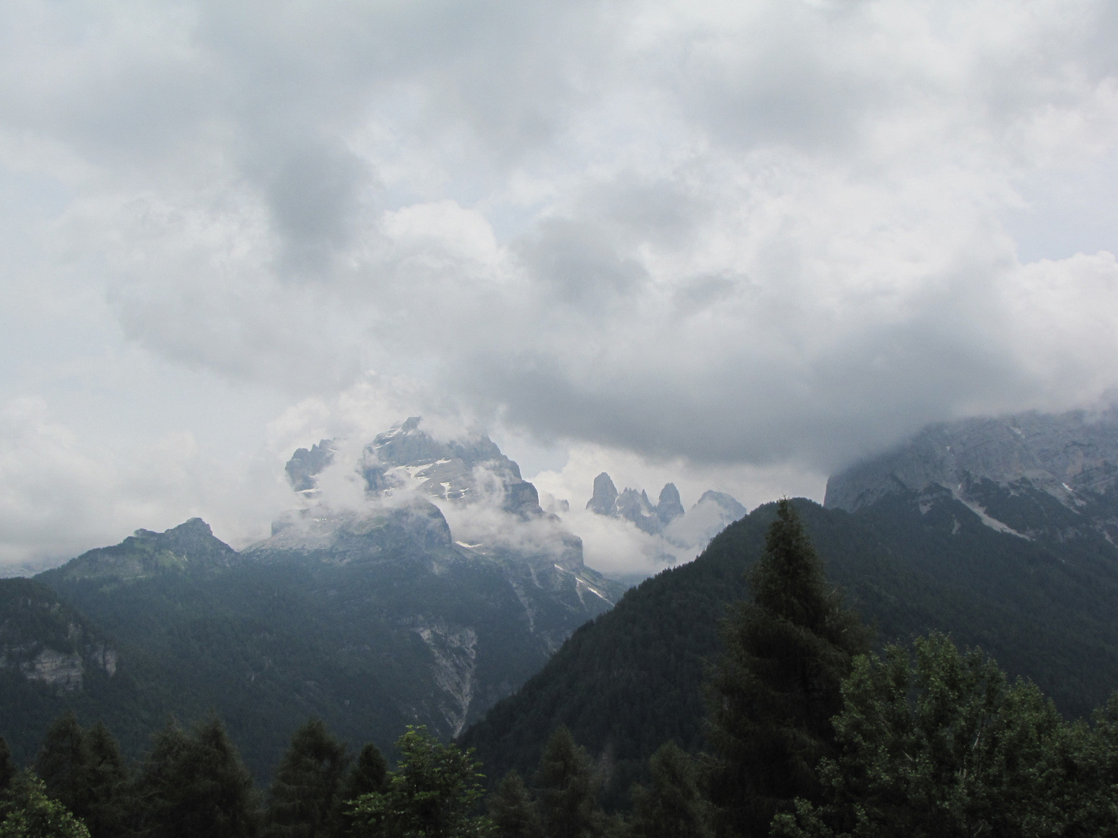 Massif de la Brenta en arrivant à Madonna di Campiglio