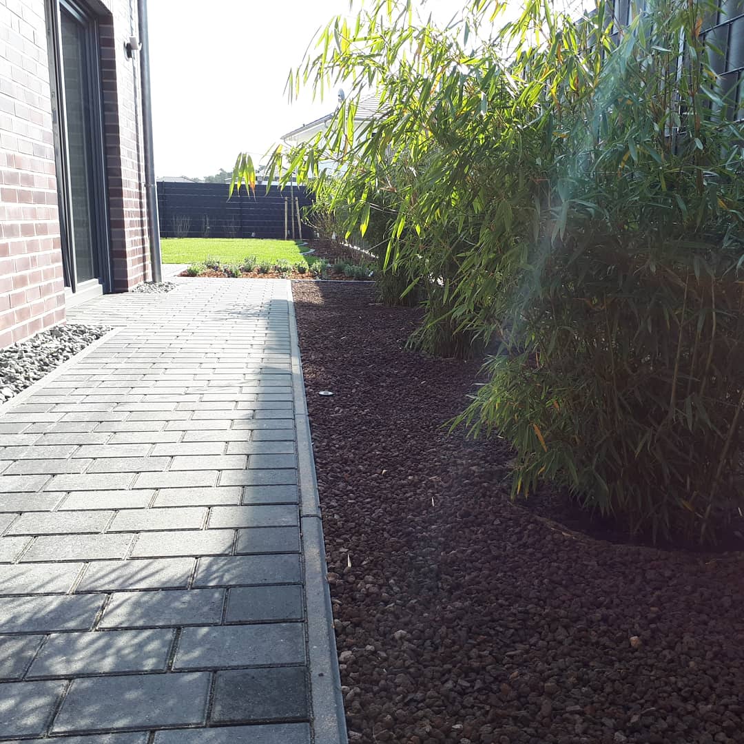 Rindenmulchersatz - Lavadur - Gartenpflege ...