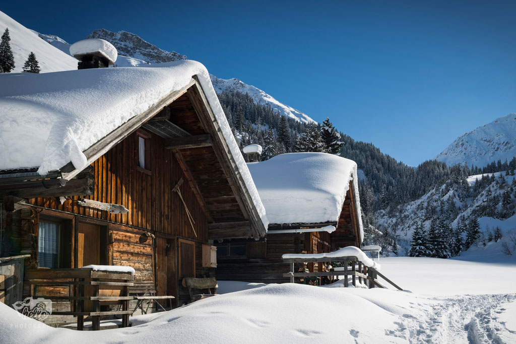 Einsame Hütte in den Bergen