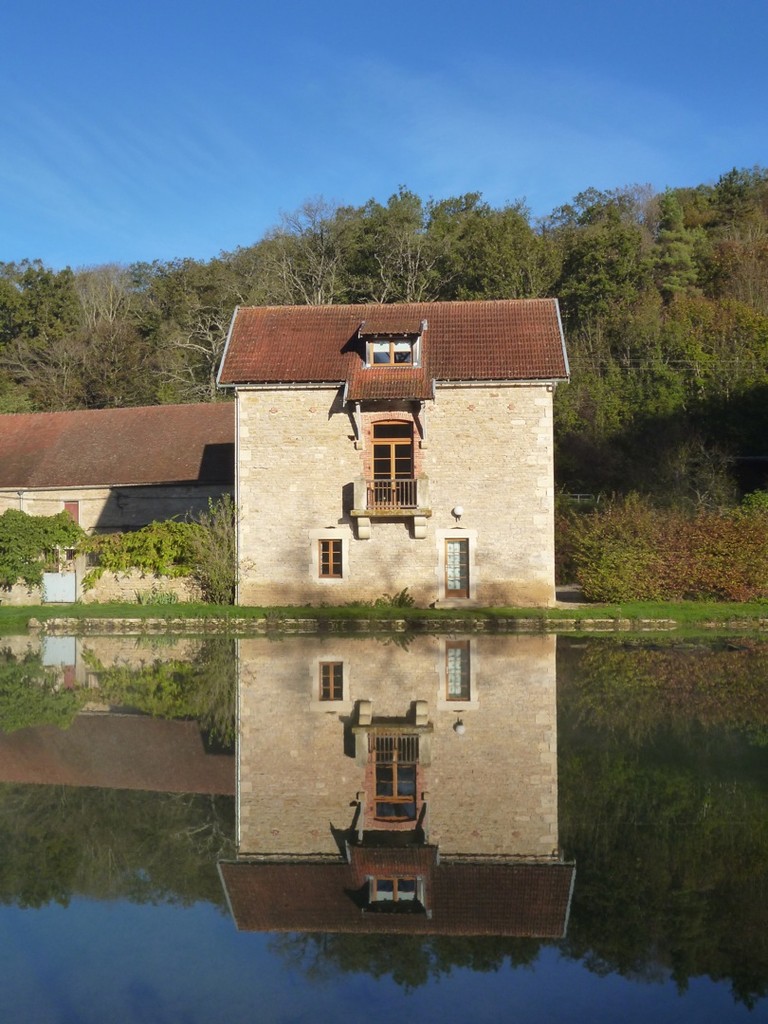 Le Gîte Rural vu de la rive opposée