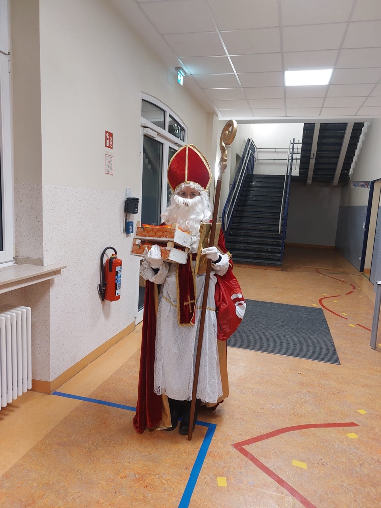Der Nikolaus war auch an der Waldschule